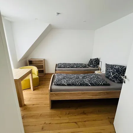 Hébergement de vacances Neu Saniertes Haus In Hermaringen, 4 Schlafzimmer, 9 Personen, Legoland Und Firmenunterkunft Hermaringen