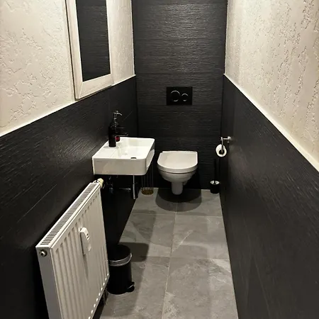 Neu Saniertes Haus In Hermaringen, 4 Schlafzimmer, 9 Personen, Legoland Und Firmenunterkunft *