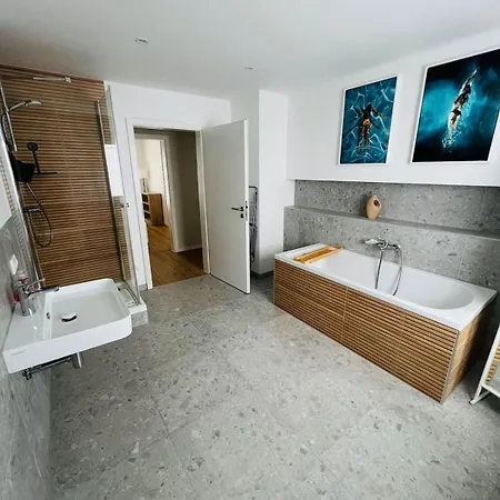 Neu Saniertes Haus In Hermaringen, 4 Schlafzimmer, 9 Personen, Legoland Und Firmenunterkunft * Hermaringen